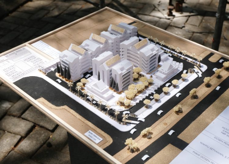 Salah satu karya tugas akhir berupa maket arsitektur dari mahasiswa Arsitektur ITS yang dipamerkan pada KTA 2024.