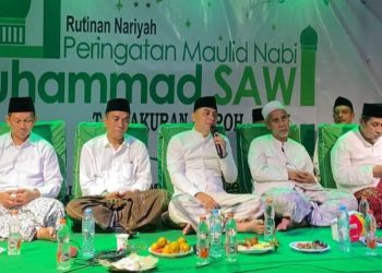 Calon Wali Kota Surabaya, Eri Cahyadi, dalam peringatan Maulid Nabi Muhammad SAW di Gubug Nariyah.