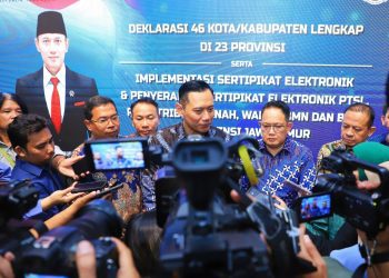 Menteri/Kepala ATR/BPN RI Agus Harimurti Yudhoyono di gedung Grahadi Surabaya.