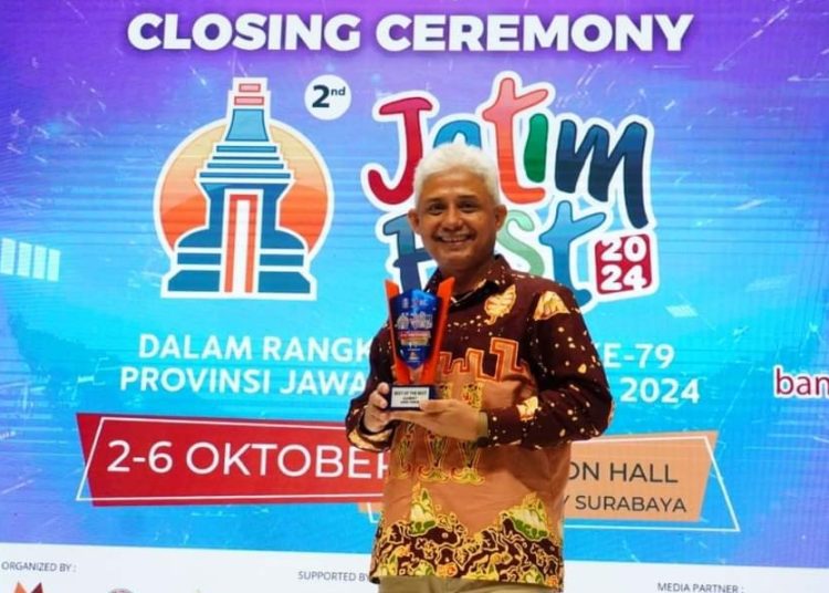Momen saat Dekranasda Bojonegoro meraih penghargaan kategori Best of The Best Element pada event Jatim Fest 2024.