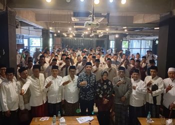 Deklarasi Perkumpulan Guru Diniyah Nasional yang menyatakan dukungan kepada pasangan Risma-Gus Hans di Pilgub Jatim.