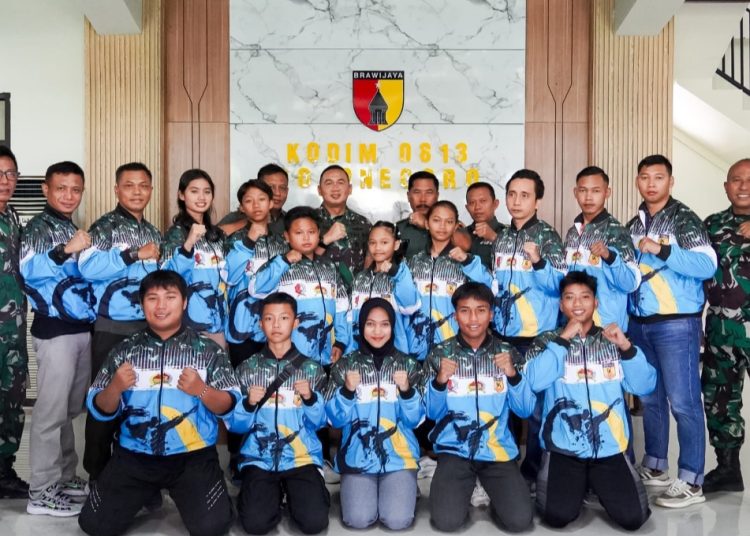 Pemberangkatan atlet karate binaan Kodim Bojonegoro untuk berlaga di Open Tournament Championship Piala Panglima TNI 2024 di GOR Futsal Internasional Unesa Surabaya.