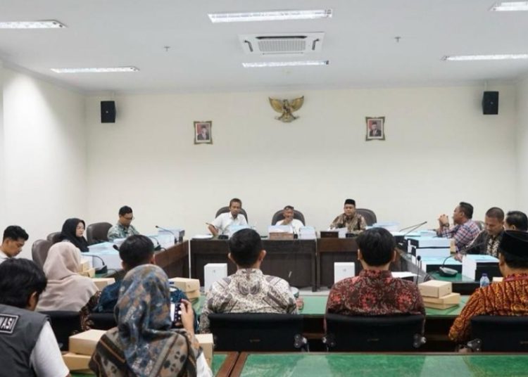 Rabat kerja Pelaksanaan Pemilihan Kepada Daerah tabun 2024 di Komisi A DPRD Bojonegoro.