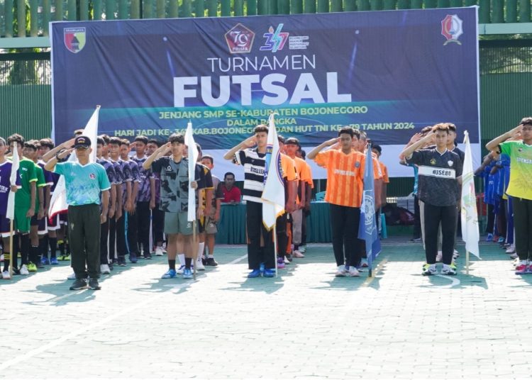 Pembukaan turnamen futsal tingkat SMP yang diselenggarakan Kodim Bojonegoro.