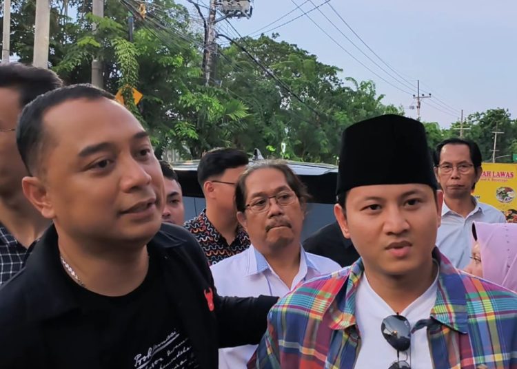 Tokoh pemuda Jawa Timur, M Nur Arifin dan calon wali kota Surabaya Eri Cahyadi