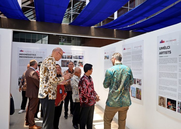 Pameran Czech - Indo Friendship Exhibition 2024 di Plaza Dr. Angka ITS.