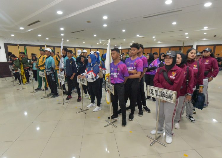 Pembukaan FORDA II Komite Olahraga Masyarakat Indonesia Jawa Timur di di Convention Hall, Jalan Arief Rahman Hakim.