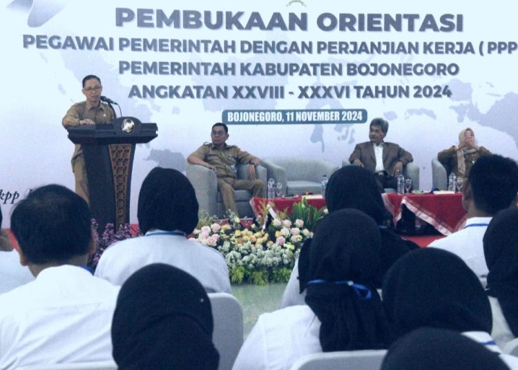Pembukaan Orientasi Pegawai Pemerintah dengan Perjanjian Kerja angkatan XXVIII hingga XXXVI tahun 2024 di Pendopo Malowopati Bojonegoro.