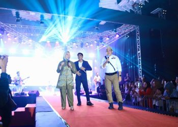 Pj Gubernur Jatim Adhy Karyono saat menghadiri Gemerlap Undian Tabungan Simpeda yang diselenggarakan Bank Jatim di Ciputra Word Mall Surabaya.