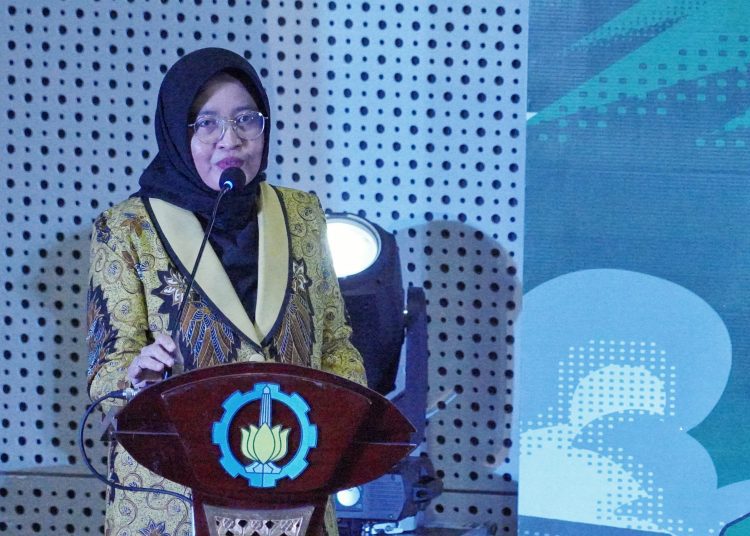 Wakil Rektor I ITS Prof Nurul Widiastuti SSi MSi PhD ketika memberikan sambutan pada acara launching Prodi S1 Sains Komunikasi ITS.