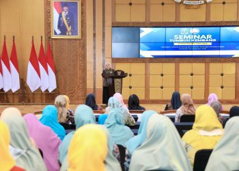 Seminar Tumbuh Kembang Anak di ruang rapat Hayam Wuruk lantai 8 gedung Sekretariat Daerah Provinsi Jawa Timur.