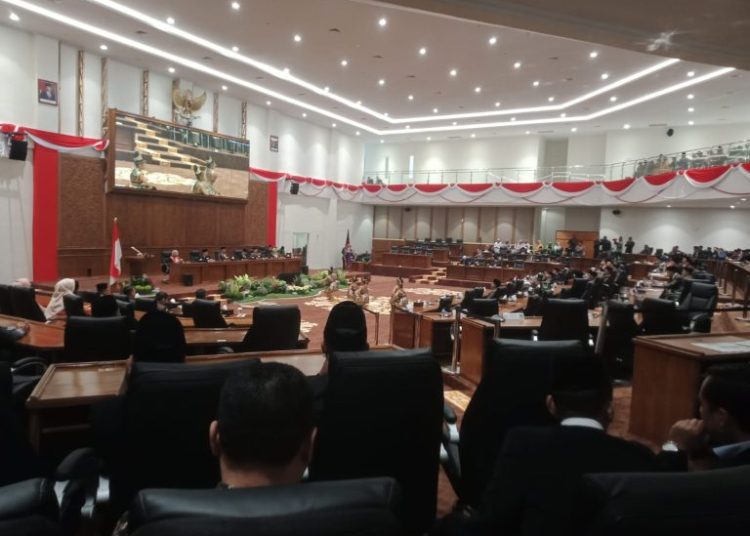 Rapat paripurna di DPRD Kabupaten Bojonegoro yang menetapkan pembentukan empat pansus untuk membahas empat raperda.