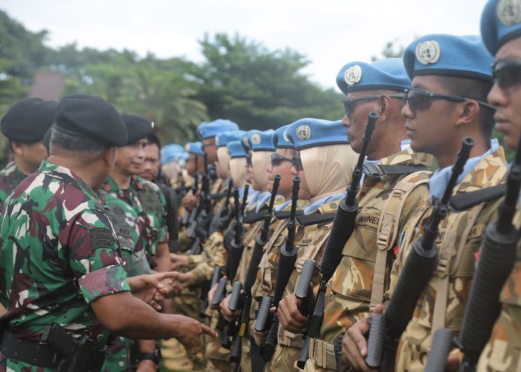 Upacara pelepasan para prajurit TNI AL dari KRI Sultan Iskandar Muda (SIM)-367 untuk menjalankan misi perdamaian dunia di Lebanon sebagai bagian dari Satuan Tugas (Satgas) Maritime Task Force (MTF) TNI Konga XXVIII-P/UNIFIL TA 2024.