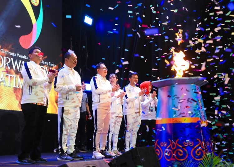 Pembukaan Pekan Olahraga Wanita Provinsi (Porwaprov) Perwosi ke 1 tahun 2024 di GOR Basket Unesa.