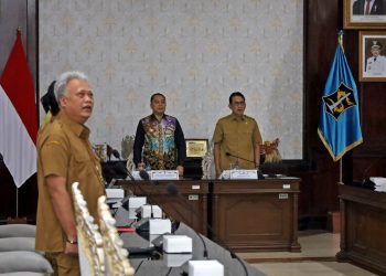 Wali Kota Surabaya Eri Cahyadi mengikuti secara daring puncak peringatan Hari Antikorupsi Sedunia (Hakordia) 2024 yang digelar oleh Komisi Pemberantasan Korupsi.