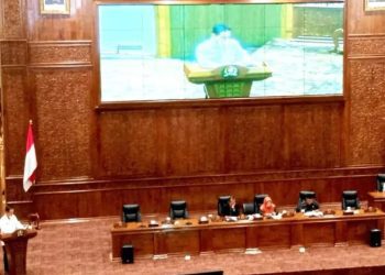 Rapat paripurna di DPRD Bojonegoro dengan agenda Rapat ini dengan agenda penyampaian nota penjelasan bupati atas empat Raperda.