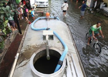 Salah satu wilayah yang terdampak banjir akibat cuaca ekstrem yang melanda Surabaya.
