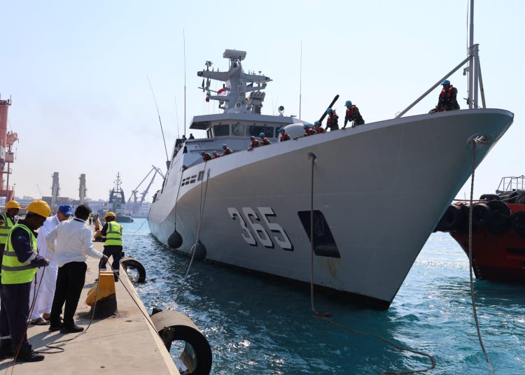 KRI Diponegoro-365 saat singgah di Jeddah Islamic Port, Arab Saudi.