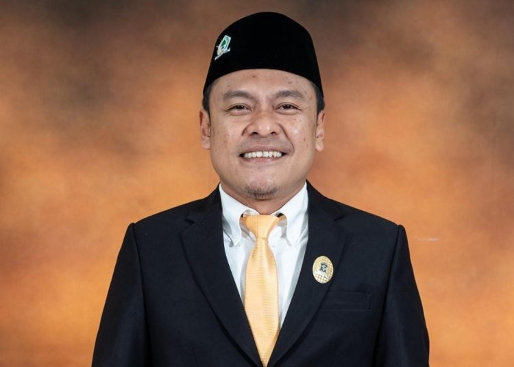Wakil Ketua DPRD Surabaya Arif Fathoni