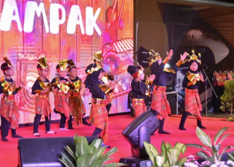 Pagelaran talenta seni dan kreativitas siswa PAUD dan SD se-Surabaya.