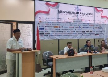 Ketua SMSI Jatim periode 2025-2029 Sokpi memberikan sambutan usai terpilih menjadi ketua dalam Musprov yang dilaksanakan di aula PWI Jatim, Jalan Taman Apsari No. 15-17 Surabaya.