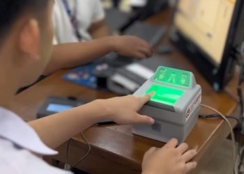 Foto ilustrasi perekaman KTP elektronik yang dilakukan pada pelajar SMA sederajat.