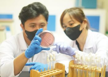 Prodi S1 Bioteknologi, prodi baru ITS di bawah naungan Departemen Biologi ITS yang berfokus pada pemanfaatan dan pengelolaan sumber daya alam berbasis teknologi.