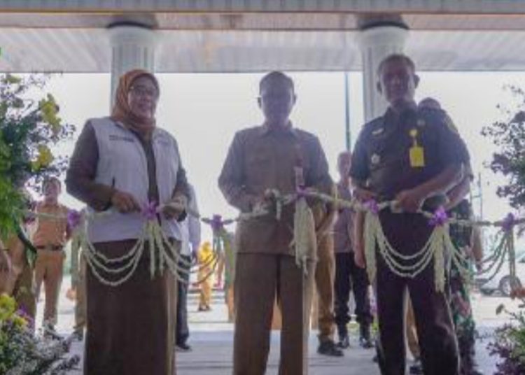 Peresmian Puskesmas Tanjungharjo Kecamatan Kapas oleh Plh Sekretaris Daerah Kabupaten Bojonegoro, Djoko Lukito.