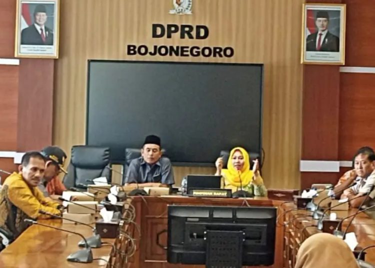Rapat kerja gabungan di ruang Banggar gedung DPRD Bojonegoro.