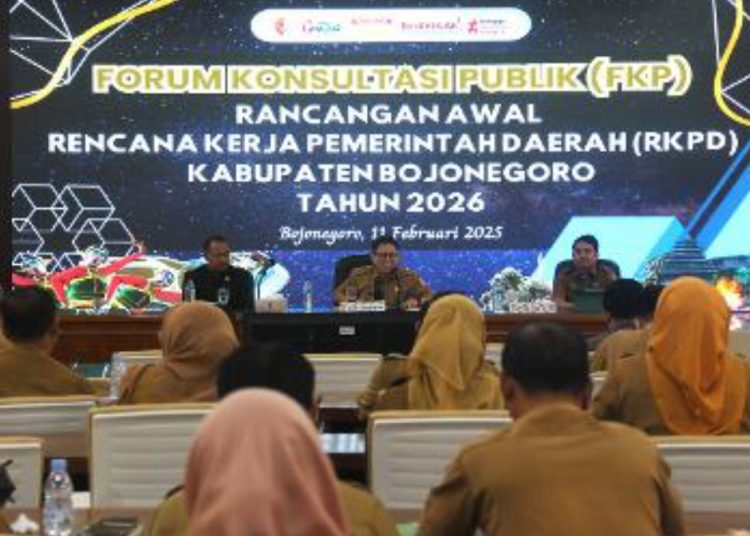 Forum Konsultasi Publik di ruang Angling Dharma gedung Pemerintah Kabupaten Bojonegoro.