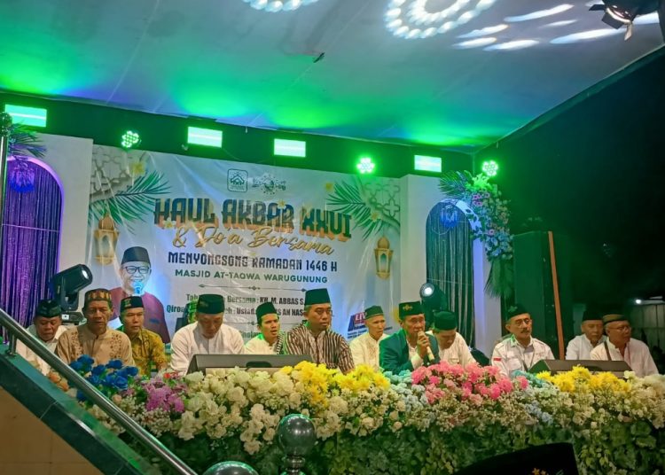 Suasana haul akbar di Masjid At-Taqwa Warugunung, Karangpilang, Surabaya.