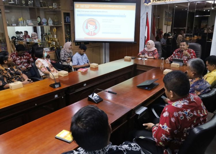Focus group discussion “Surabaya dalam Angka” yang digelar di kantor Dinas Komunikasi dan Informatika Kota Surabaya.