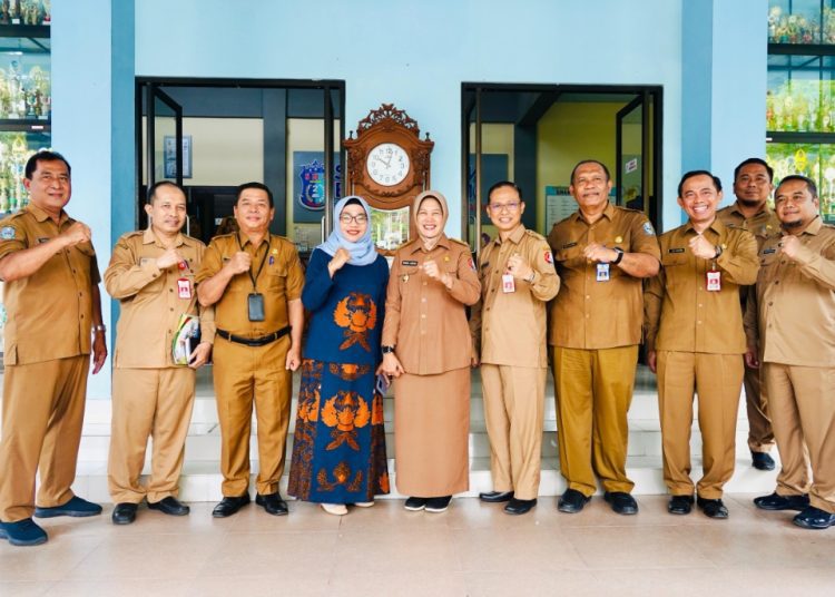 Wakil Bupati Bojonegoro Nurul Azizah beserta Ketua TP PKK Cantika Wahono melakukan kunjungan ke SMAN 2 Taruna Pamong Praja, Jatim.