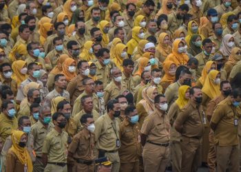 Foto ilustrasi, ASN Pemkot Surabaya dalam apel di Balai Kota.