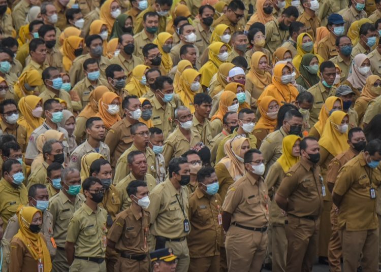 Foto ilustrasi, ASN Pemkot Surabaya dalam apel di Balai Kota.