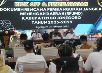 Kick Off dan Penyelarasan Dokumen RPJMD Kabupaten Bojonegoro tahun 2025-2029 di ruang Angling Dharma gedung Pemkab Bojonegoro.
