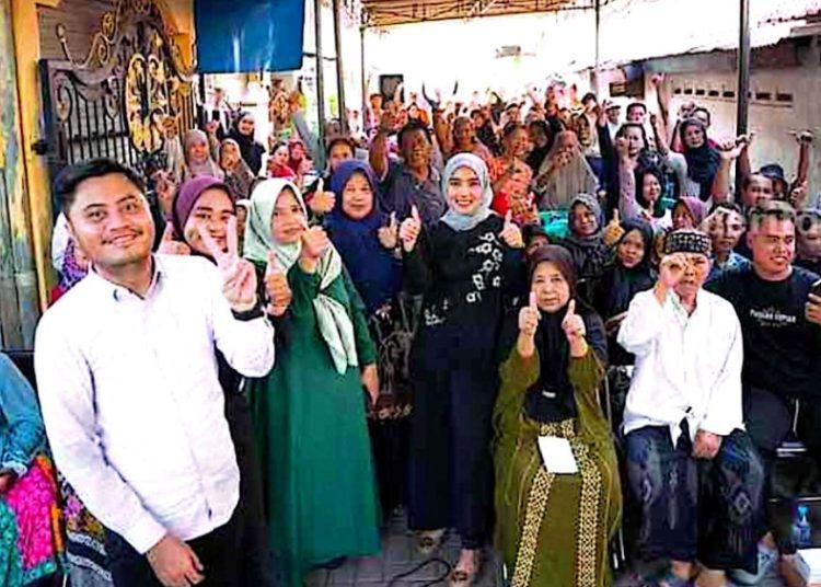 Anggota DPRD Surabaya dari Fraksi PKB, Ais Shafiyah Asfar saat melaksanakan reses.