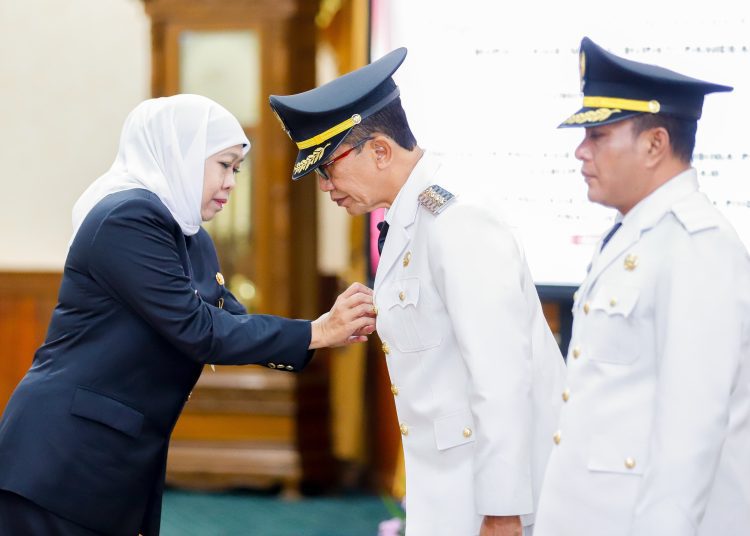Pelantikan KH Kholilurrahman dan Sukriyanto sebagai bupati dan wakil bupati Pamekasan di gedung Negara Grahadi Surabaya