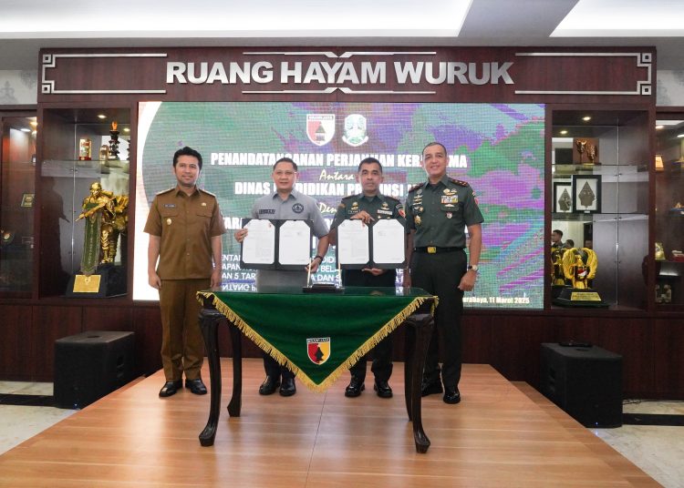 Penandatanganan perjanjian kerjasama antara Dinas Pendidikan Pemprov Jatim dengan Kodam V/Brawijaya tentang bela negara dan kesamaptaan bagi para siswa SMAN Taruna.