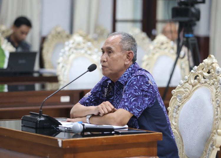 Kepala Dispendik Surabaya Yusuf Masruh saat memaparkan visi dan misinya di hadapan Wali Kota Surabaya Eri Cahyadi, dan penguji lainnya pada lelang jabatan di Pemkot Surabaya.