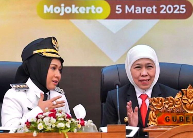 Wali Kota Mojokerto Ika Puspitasari dan Gubernur Jatim Khofifah Indar Parawansa.