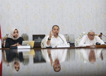 Wali Kota Surabaya Eri Cahyadi dalam paparan inovasi pejabat struktural Pemkot Surabaya.