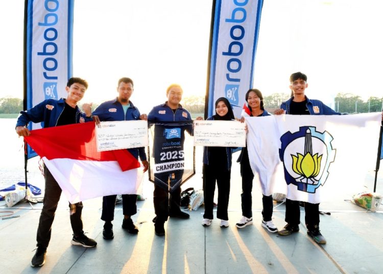 Tim Barunastra yang turun dalam International Roboboat Competition 2025 di Nathan Benderson Park, Florida, Amerika Serikat.