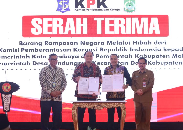 Serah terima barang rampasan negara dari Komisi Pemberantasan Korupsi melalui mekanisme hibah kepada Pemkot Surabaya.