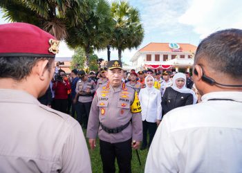 Kapolri Jenderal Pol Listyo Sigit Prabowo mengecek pasukan apel serta kesiapan sarana dan prasarana pengamanan Idul Fitri 1446 H Tahun 2025.