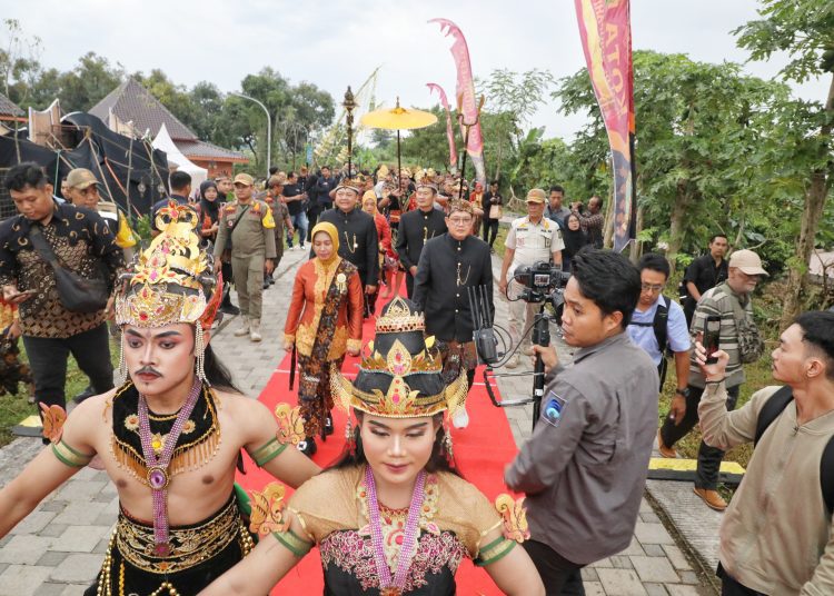 Acara Mojotirto Festival Tahun 2025 di Taman Bahari Mojopahit, Mojokerto.