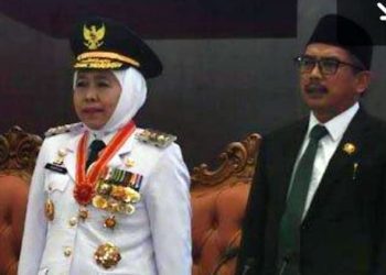 Ketua DPRD Jatim Musyafak Rouf dan Gubernur Jatim Khofifah Indar Parawansa dalam rapat paripurna penyampaian visi-misi gubernur, Sabtu (1/3) lalu.
