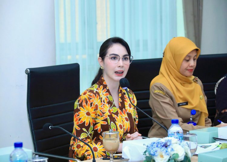 Ketua Tim Penggerak (TP) PKK Jatim Arumi Bachsin