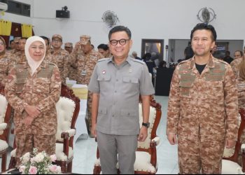 Gubernur Jatim Khofifah Indar Parawansa, Gubernur Lemhanas Dr. H. TB. Ace Hasan Syadzily dan Wakil Gubernur Jatim Emil Elestianto Dardak dalam retreat di Kota Batu.