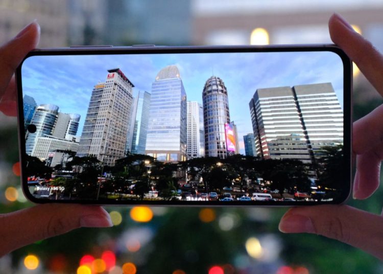 Hasil foto malam makin awesome dengan kemampuan Nightography Galaxy A56 5G.